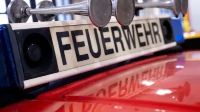 Mehrfamilienhaus in Strasburg: Dachstuhl in Flammen – 500.000 Euro Schaden