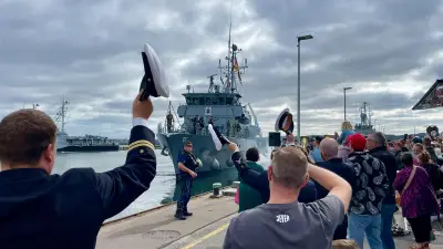 Minenjagdboot "Homburg" startet von Kiel zu NATO-Einsatz
