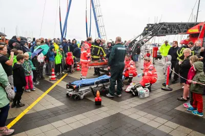 Tag der Seenotretter lockt Tausende an die Küsten
