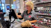 Neuer Rewe in Rostocks Südstadt eröffnet: 1200 qm