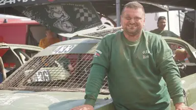 107 Fahrer beim Autocross in Gadebusch: Rekordstarterfeld trotz Überschlägen