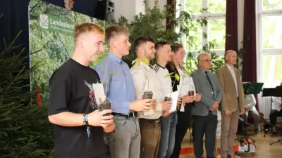 39 neue Forstwirte in Güstrow freigesprochen