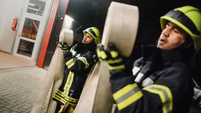 Brand in Lagerhalle der ehemaligen Fliesenwerke in Boizenburg