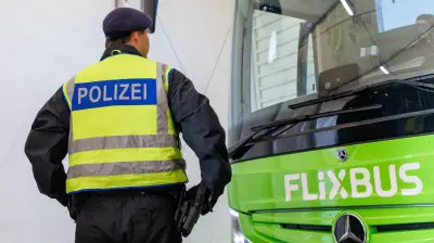 Bundespolizei fasst fünf Gesuchte in Pomellen und im Zug