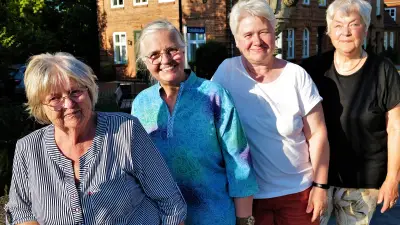 Einfach Spitze: Ludwigsluster Damen klöppeln für den guten Zweck