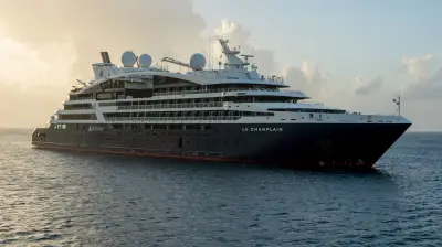 Erstmals: Ponant-Kreuzfahrtschiff legt in Wismar und Warnemünde an