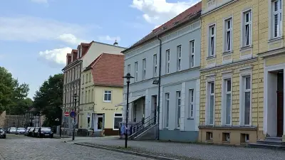 Fotorätsel gelöst: Polizei und Hotel König von Preußen in Templin