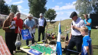 Hansa-Schubkarre eines Achtjährigen gewinnt beim Sommerfest in Glasow