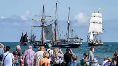 Hanse Sail: 120 Segler begeistern Tausende, doch Spotter vermissen Große