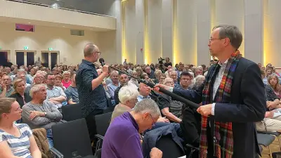 Heimatdebatte in Neubrandenburg: Bacharevič und Sookee zu Gast