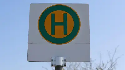 Land investiert 330.000 Euro in barrierefreie Bushaltestellen