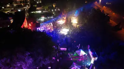 Lübz lädt zum Turmvergnügen: Party, Feuerwerk und Programm ab 14. August