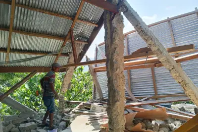 Mindestens 20 Tote nach schwerem Erdbeben in Indonesien