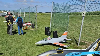 Modellflugtag in Wardow: Kuscheltier-Rundflug und Schnuppersteuern