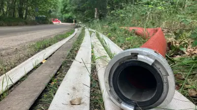 Nach Großbrand: 4000 Feuerwehrschläuche werden in Neuendorf gereinigt