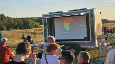 Partielle Sonnenfinsternis: Hunderte beobachten Spektakel in Riederfelde