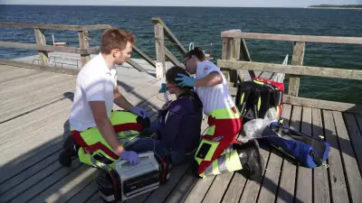 Rettungskräfte proben Bergung aus Tauchgondel in Zinnowitz