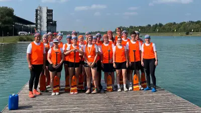 Schlagseite holt acht Meistertitel im Drachenboot
