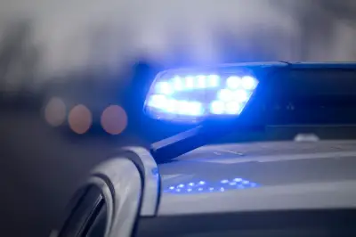 Schwerer Unfall: Autofahrer prallt gegen Baum bei Neubukow