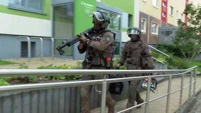 SEK-Einsatz in Rostock-Dierkow: Machete gefunden, Mann in Klinik