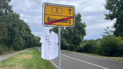 Staatsschutz ermittelt nach T-Shirt-Aktion an Ortsschildern