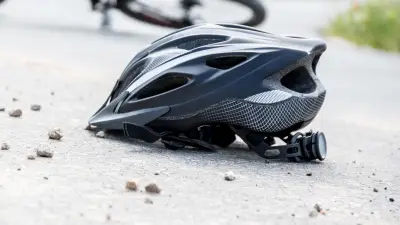 Sturz mit E-Bike auf Hiddensee: Helm rettet Frau vor Schlimmerem