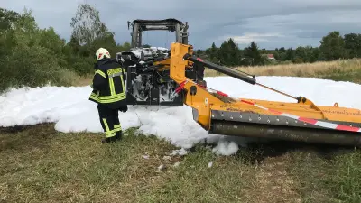 Traktorbrand bei Liepgarten: 300.000 Euro Schaden, Fahrer unverletzt