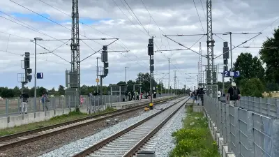 Tuba am Bahnhof Holthusen vergessen: Mutter holt Instrument ab