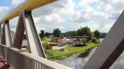 29. Schwaaner Brückenfest: Drei Tage Musik, Markt und Drachenboote