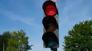 88-Jähriger fährt über Rot: Unfall auf Rostocker Kreuzung