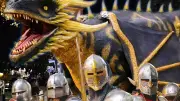 Burgfest Penzlin: Drache Morghul jagt über die Alte Burg