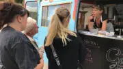 Eisbus „Gabi“ bringt Pasewalker ins Gespräch und zeigt Alternativen zum Frust