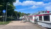 Erster Promenadenflohmarkt in Röbel: Stöbern mit Müritzblick