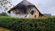 Explosion und Brand: Haus in Waren an der B192 zerstört