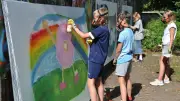 Graffiticamp: Ferienkinder sprühen für den neuen Tunnel in Ludwigslust