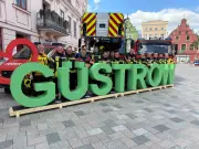 Güstrow: Neuer Selfiepoint vor dem Rathaus ein Hit