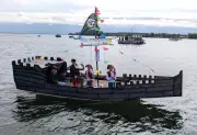 Hafenfest Sietow: Rostocker Freibeuter gewinnen Bootskorso
