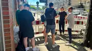 Holstenstraße: Bewohner der Nebenhäuser dürfen kurz in ihre Wohnungen