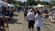 Honig- und Regionalmarkt am Stadthafen Neustrelitz lockt Genussfreunde