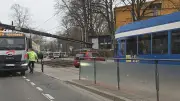 Junge Autofahrerin stößt mit Straßenbahn in Rostock zusammen
