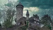 Kleinste Burg der Welt verkauft: Besitzerin setzt auf Schloss Vietgest