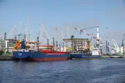 Norddeutsche Regierungschefs treffen sich in Rostock bei Liebherr