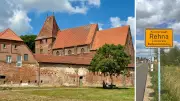 Rehna ist jetzt offiziell Klosterstadt – neue Ortsschilder zeigen Zusatz