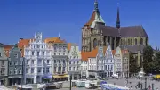 Rostock: Vielseitige Hansestadt mit Ostseeflair und Warnow