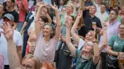 Schloss-Premiere: 600 Sänger verwandeln Innenhof in Chor