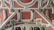 Schlossfassade Güstrow: Hüllen gefallen, Pracht erstrahlt