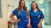 Schwestern Maxi und Anna Morgenstern starten als Pflegefachkräfte durch