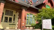 Villa in Bützow wird versteigert: Besitzer ziehen nach Frankreich