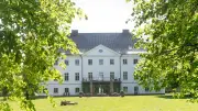 Vom Herrenhaus im Sperrgebiet zum Luxushotel an der Ostsee