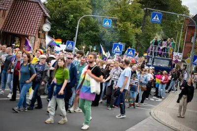 CSD Wismar: 1.700 fordern Schutz queerer Menschen